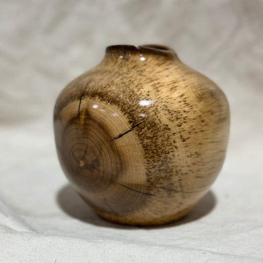 Myrtle Wood Vase with Chatoyance Figured Pattern