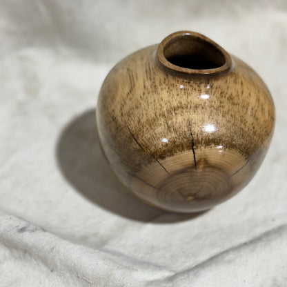 Myrtle Wood Vase with Chatoyance Figured Pattern