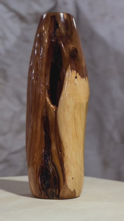 Juniper Wood Knot & Crevice Vase